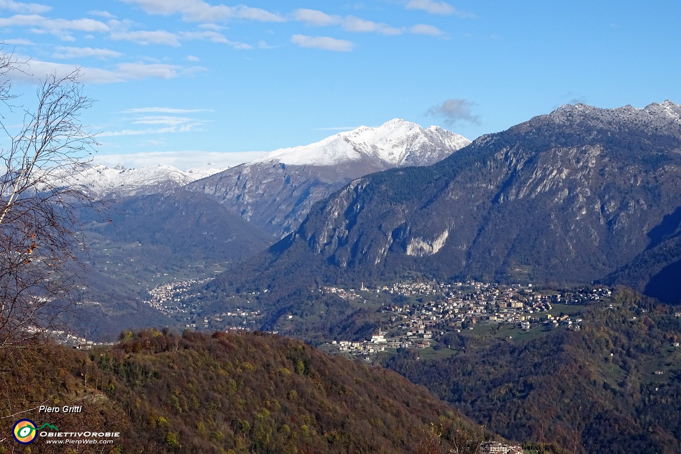 14 Vista verso Costa Serina e Cornalba con Alben e Menna.JPG